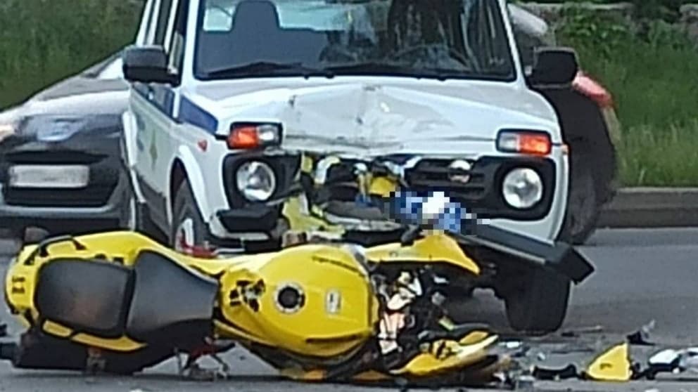 Мотоциклист попал в больницу после ДТП с полицейским авто в Кулебаках