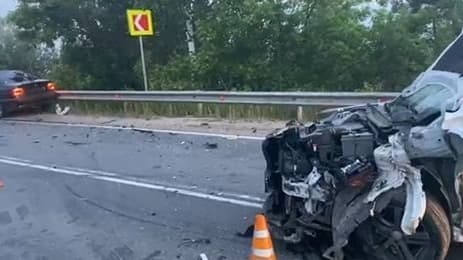 Водитель пострадал в жестком столкновении двух машин в Дзержинске