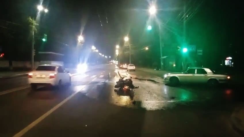 Мотоциклист серьезно пострадал в ДТП на Сормовском шоссе в Нижнем Новгороде