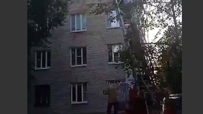 Жилой дом загорелся на улице Бекетова в Нижнем Новгороде