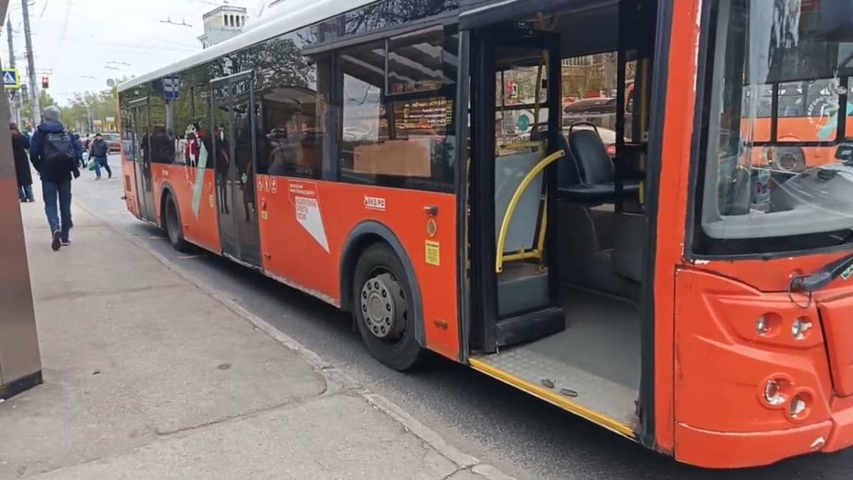 Автобус нанес травму ребенку на остановке в Нижнем Новгороде