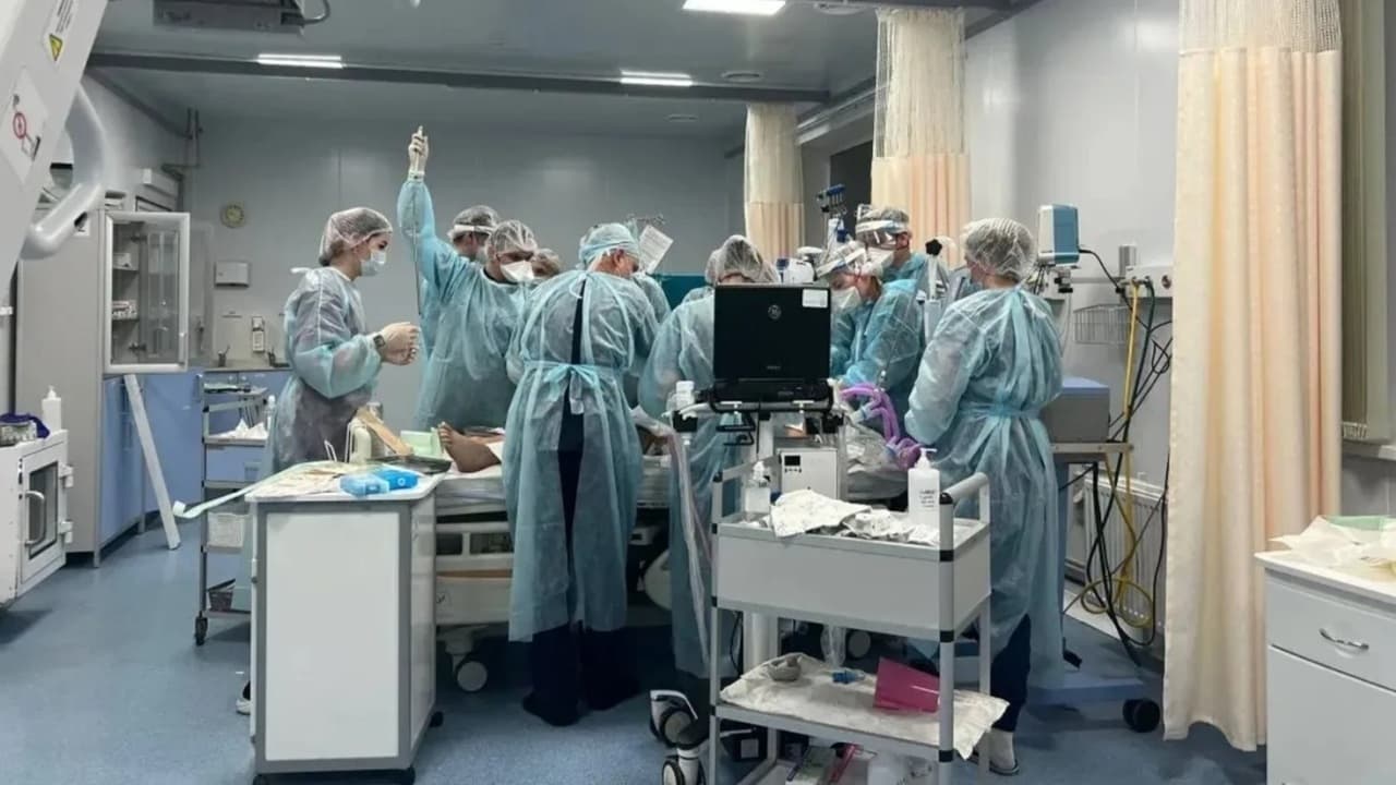 В Нижнем Новгороде врачи с помощью ЭКМО спасли мужчину со 100% поражением легких