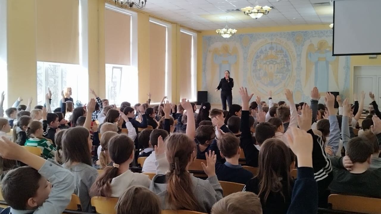 Автоинспектор рассказала нижегородским школьникам о правилах безопасности