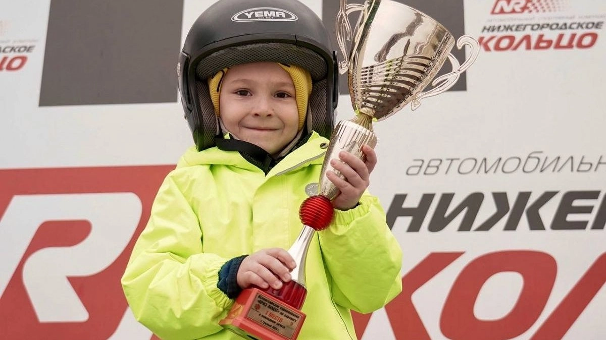 Нижегородский мэр исполнил мечту ребенка и показал ему гонки