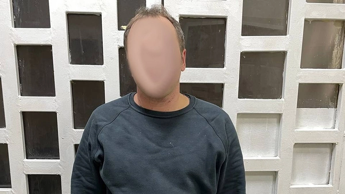 В Канавинском районе полицейские изъяли у мужчины пакетик с «запрещенкой»