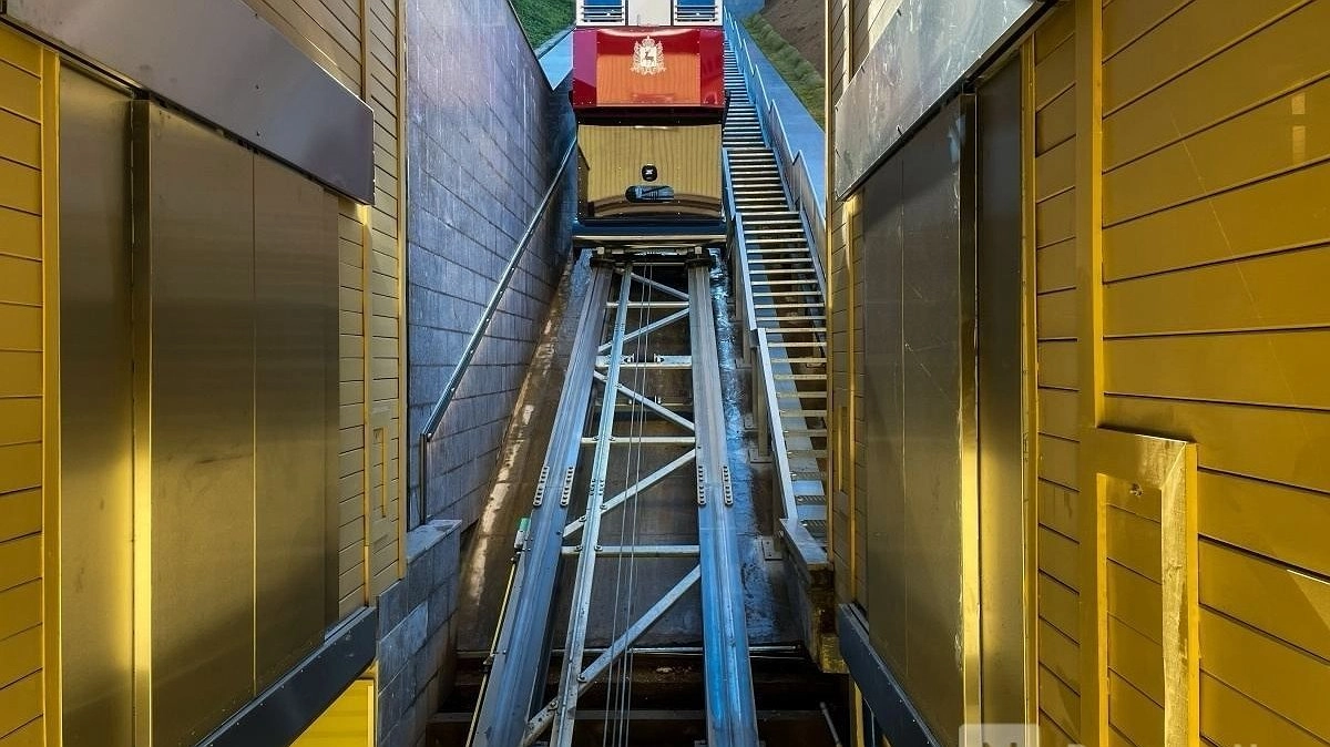 Главная картинка новости: Фуникулер в нижегородском кремле закроют ради проведения свадеб