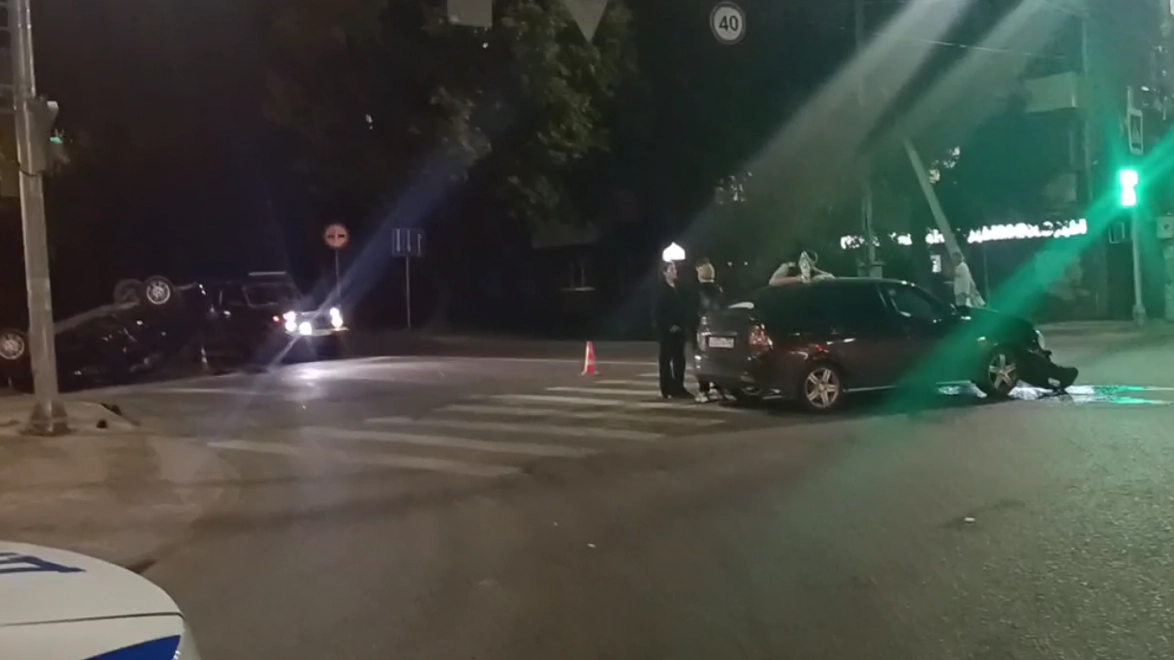 «Лада» перевернулась на крышу в ДТП в Нижнем Новгороде