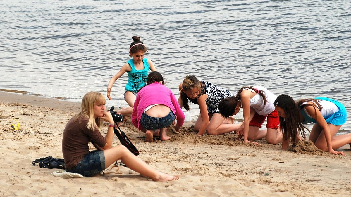 Главная картинка новости: Черное море зовет: сколько стоит отдых на пляжах Краснодара в бархатный сезон - продлеваем пляжный сезон до ноября