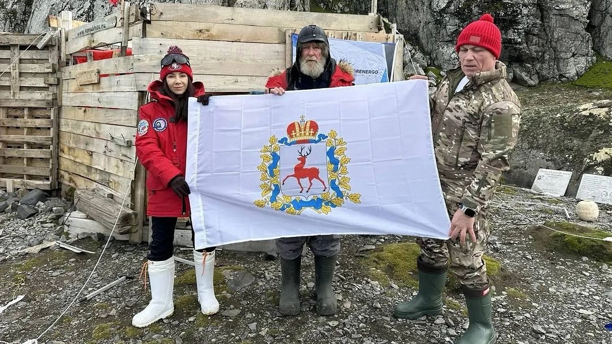 Федор Конюхов поднял флаг Нижегородской области в Антарктиде