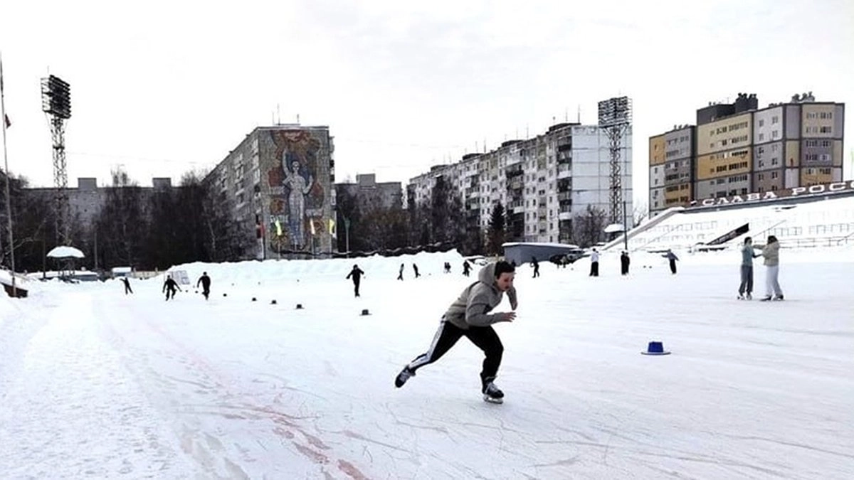 Главная картинка новости: В Московском районе на льду «Старта» определили лучших юных конькобежцев