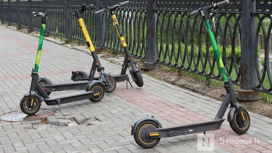 Главная картинка новости: Электросамокаты запретят на Покровке и Верхневолжской набережной в 2025 году