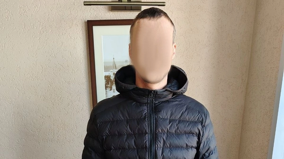 Пассажира авто в Нижнем Новгороде задержали после выбрасывания свертка из окна