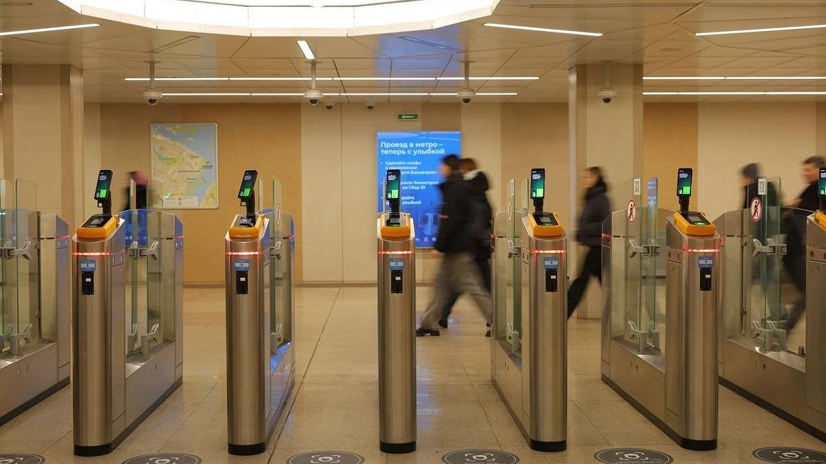 Нижегородцы уже могут оплачивать проезд в метро по биометрии
