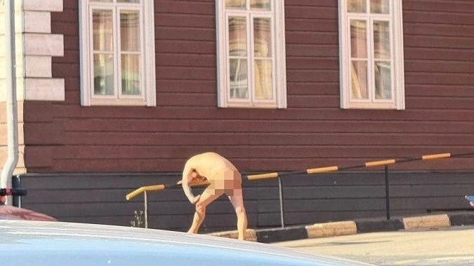 Главная картинка новости: Нижегородцам объяснили, почему голые люди все чаще ходят по улицам
