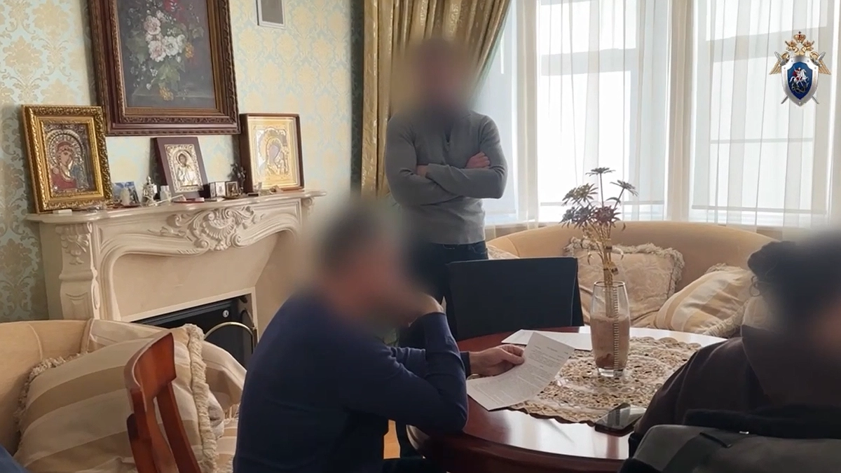 Главная картинка новости: Директора нижегородской дорожной фирмы отправили в СИЗО за взятку в 7 млн рублей