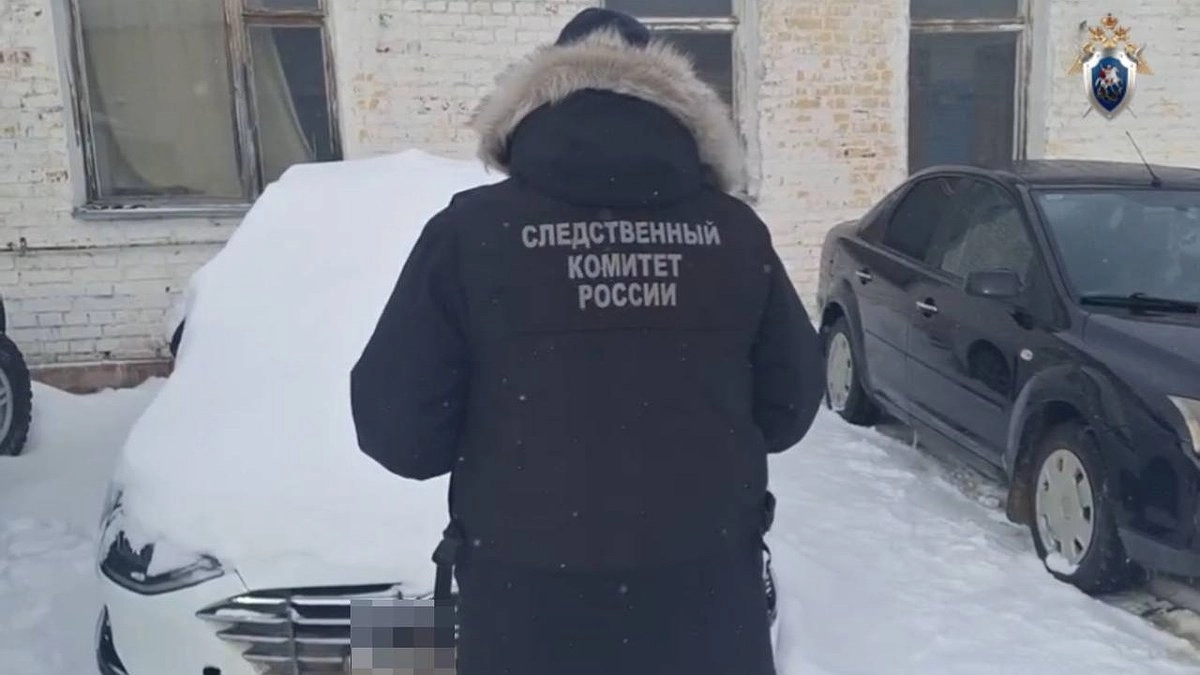 Главная картинка новости: Сотрудника полиции в Сарове обвиняют в мошенничестве на 2 миллиона рублей