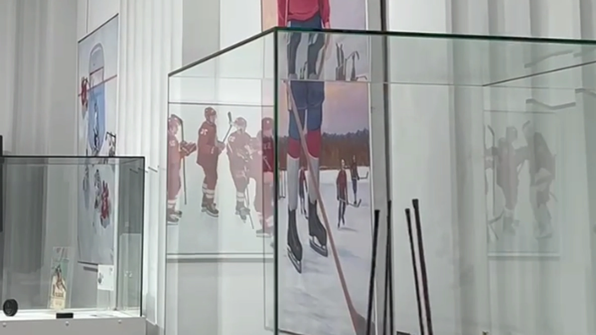 В Нижнем Новгороде открылась выставка «Ты любовь моя - хоккей!»