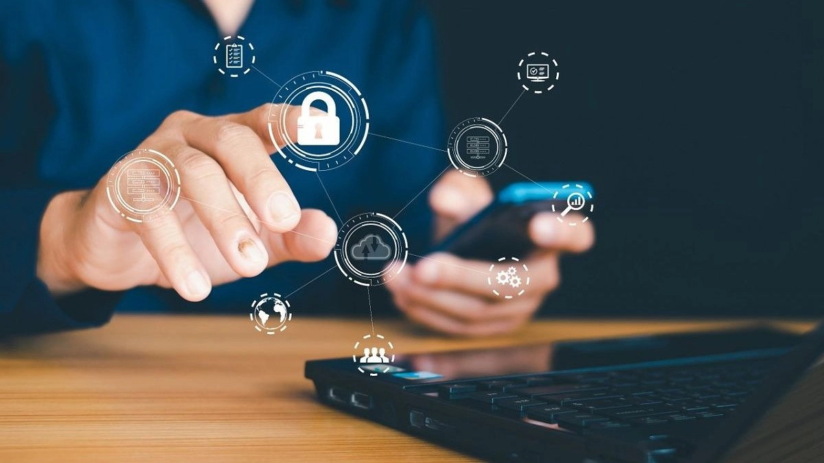ВТБ: мошенники усовершенствовали схему с NFC-клонами карт