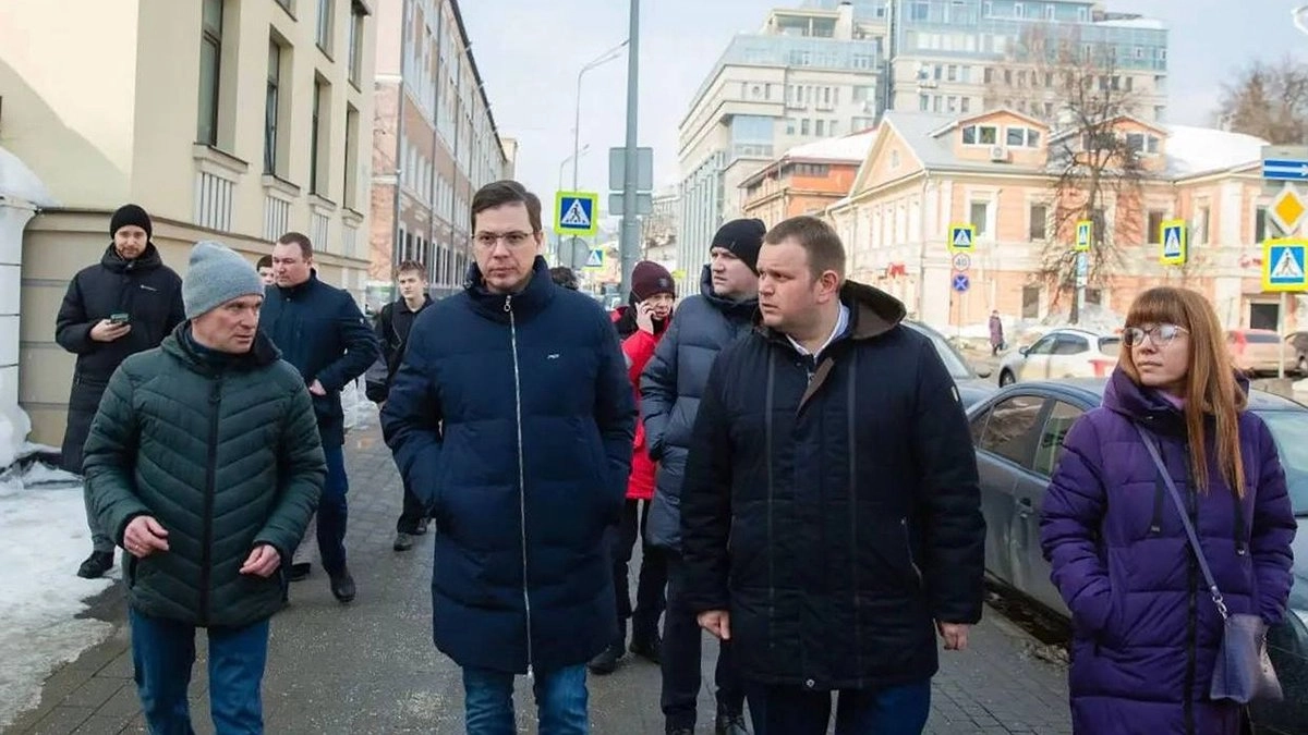 Мэр Нижнего Новгорода прошел с работниками АТИ по городу и решил расширить штат