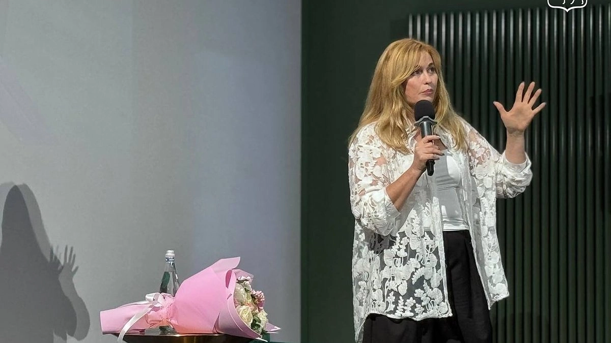 Летчица Светлана Капанина поделилась секретами мастерства с нижегородской молодежью