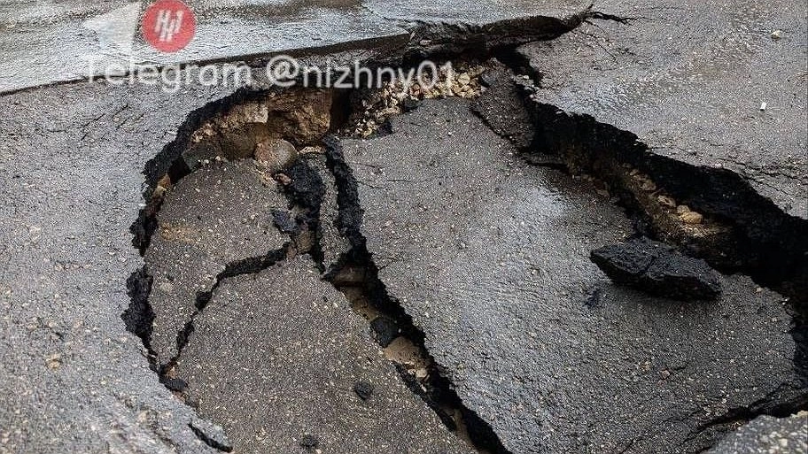 Огромный провал у Нижегородского острога ликвидируют к 12 августа