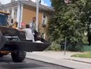 Водителя наказали за катание людей в ковше бульдозера в Нижнем Новгороде