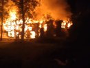 Расселенный деревянный дом сгорел ночью в Нижнем Новгороде