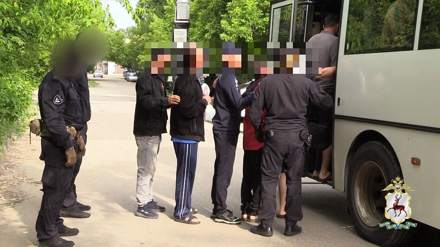 Главная картинка новости: Еще пятерых мигрантов выдворят из Нижегородской области