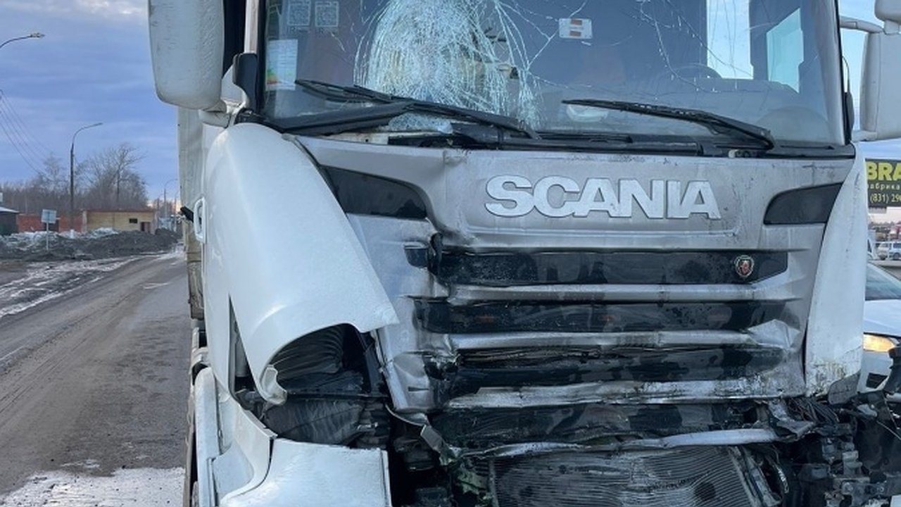 Главная картинка новости: Кстовчане помогли попавшему в ДТП водителю из Ирана