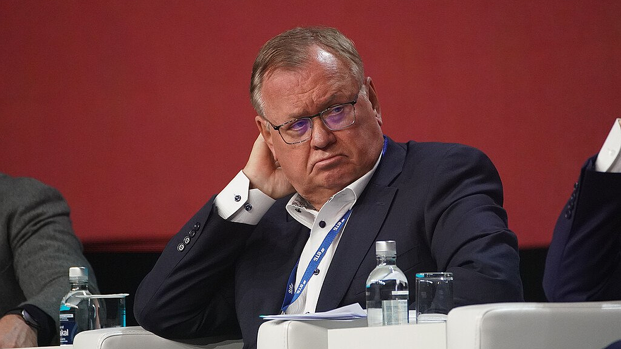 Главная картинка новости: Глава ВТБ Андрей Костин: «Снижение ключевой ставки возможно не раньше середины 2025 года»