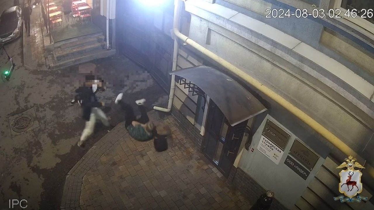 Главная картинка новости: Полиция задержала участников банды на Mercedes в Нижнем Новгороде