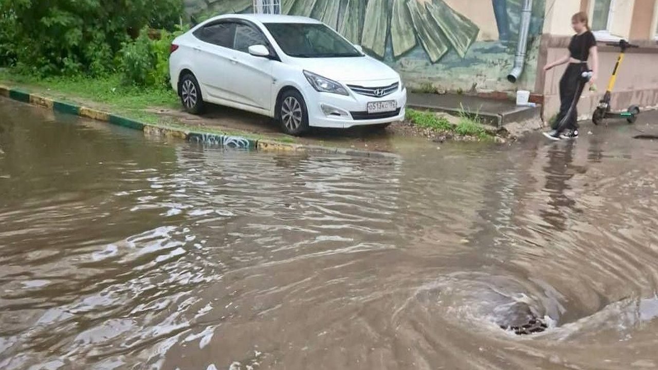 Главная картинка новости: Появились фото с последствиями сильной грозы в Нижнем Новгороде