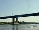 Еще одна фура протаранила отбойник на Стригинском мосту