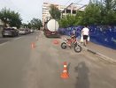 Подросток на мотоцикле врезался в молоковоз в Дзержинске