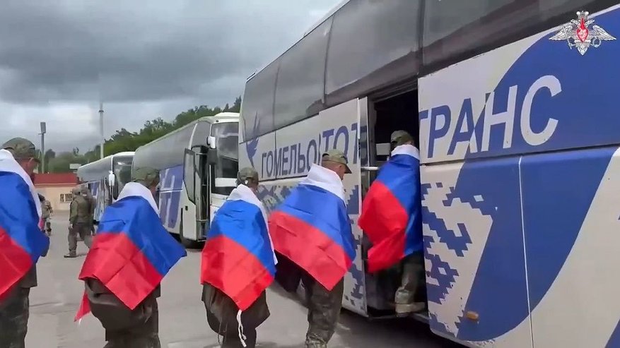 Главная картинка новости: Еще двое нижегородцев вернулись домой из украинского плена