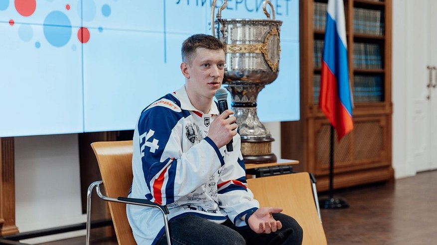 Главная картинка новости: Кубок Чемпионов России по хоккею приехал в Мининский университет