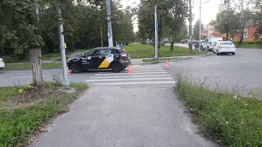 Главная картинка новости: Водитель такси сбил женщину с ребенком в Нижнем Новгороде