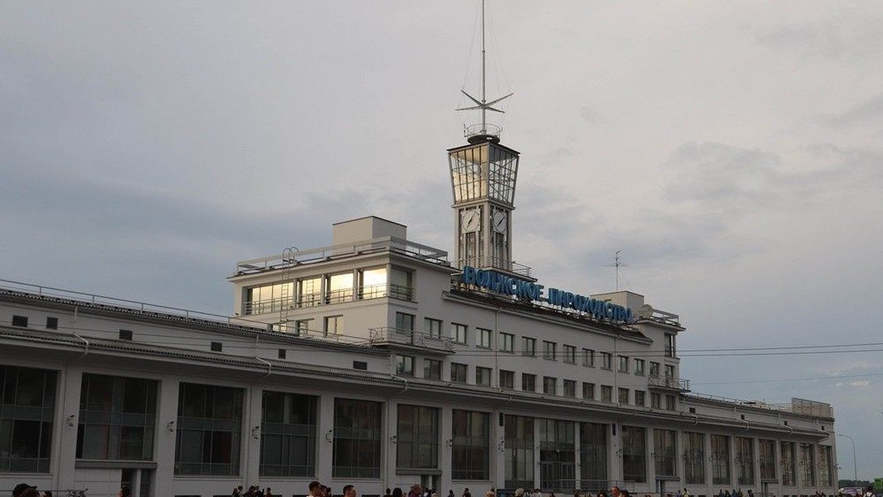 Главная картинка новости: Нижегородец на иномарке проехал по пешеходной зоне у Речного вокзала