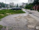 Поток воды хлынул из-под земли на Родионова в Нижнем Новгороде