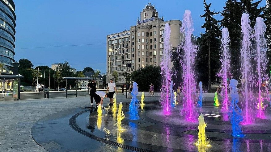 Главная картинка новости: Власти отчитались о состоянии сухих фонтанов в Нижнем Новгороде после трагедии