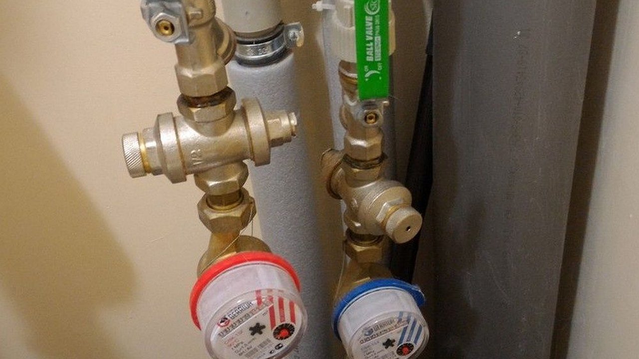 Главная картинка новости: Опубликован график отключения горячей воды в Нижнем Новгороде на 2025 год