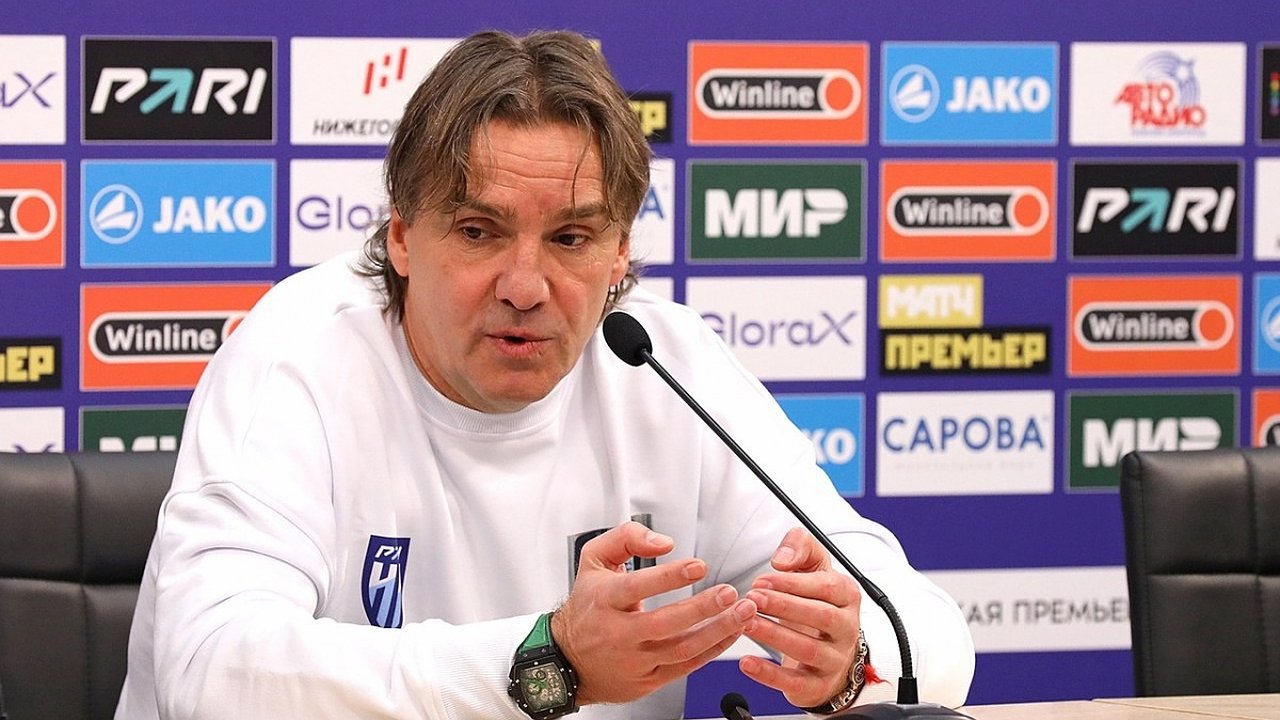 Главная картинка новости: Главный тренер «Пари НН» Юран высказался о курении футболистов