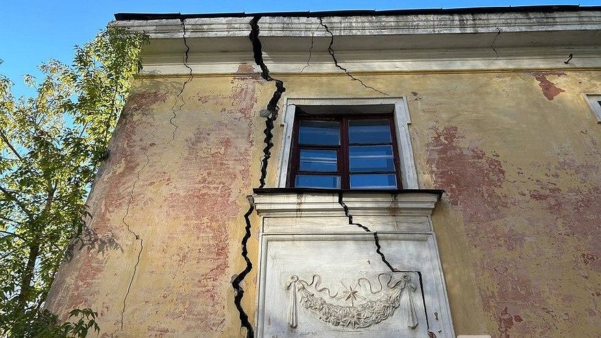 Главная картинка новости: Изношенные на 70% дома могут исключить из нижегородской программы капремонта