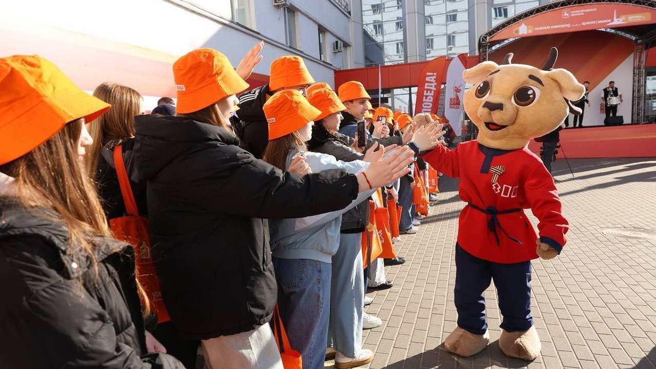 Главная картинка новости: Нижегородские школьники отправились в Минск в рамках «Уроков с путешествием»