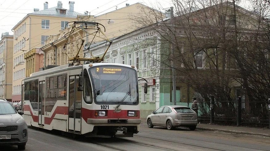 Главная картинка новости: Опасную штукатурку убрали с дома на Пискунова после травмирования нижегородки