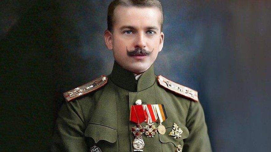 Главная картинка новости: Петр Нестеров впервые в мире выполнил "мертвую петлю"