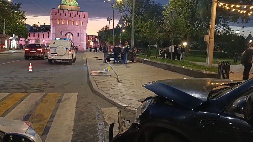 Главная картинка новости: Стали известны подробности жуткой аварии в центре Нижнего Новгорода