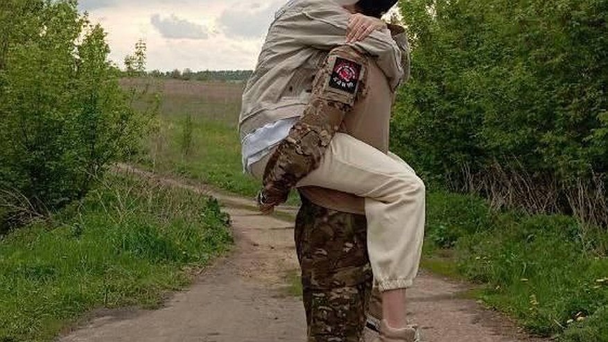 Главная картинка новости: Baza: 17-летняя нижегородка пропала вместе с женихом, сбежавшим с СВО