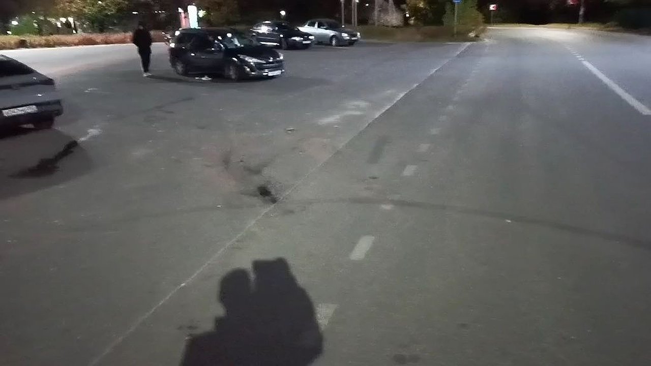 Главная картинка новости: Водитель мопеда бросил пассажира на месте ДТП в Ковернинском округе