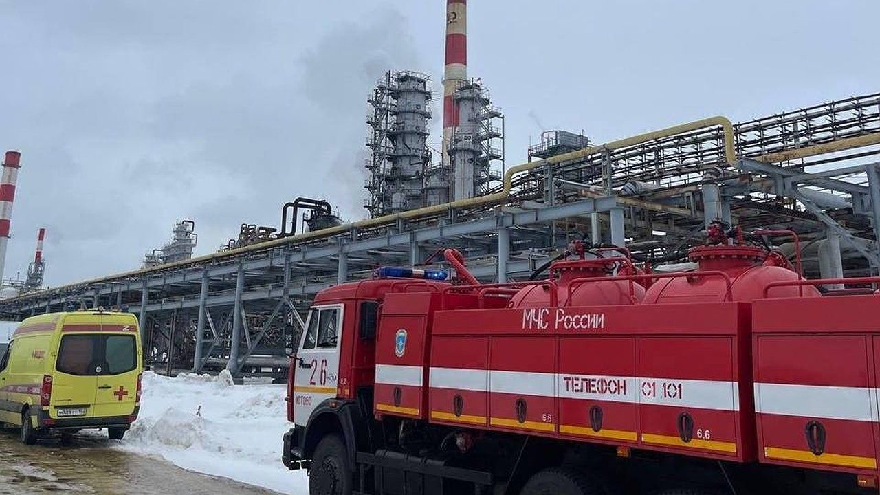 Главная картинка новости: Минэнерго сделало заявление после атаки на «Лукойл» под Кстовом